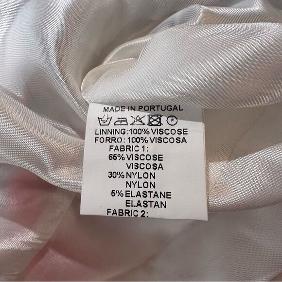 Vilagallo Striped Shift Dress | Size 40 (Approx. US 8)
Made in Portugal - Picture 9 of 10